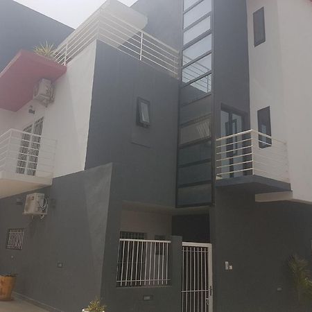 Residence Cheikh Fall Dakar Exterior photo